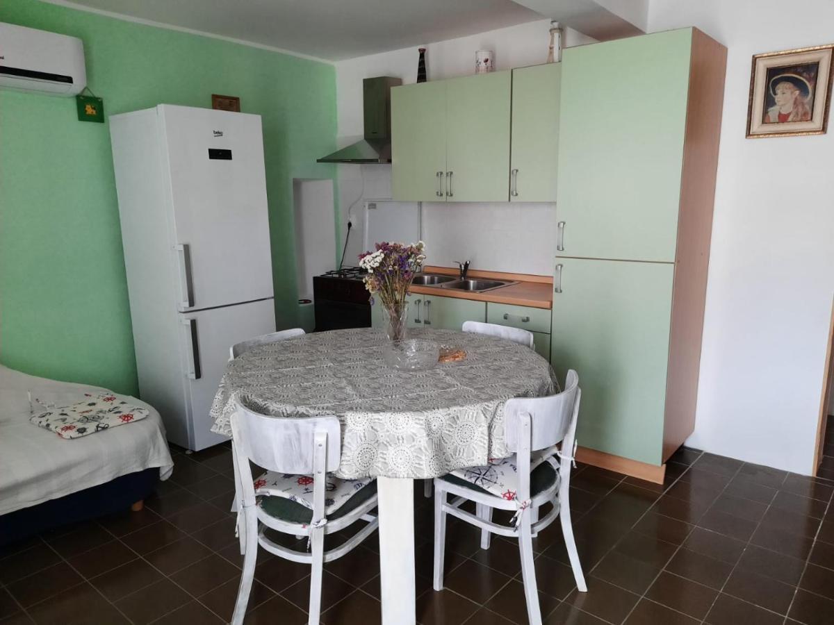 Apartment Baratula Murter Esterno foto