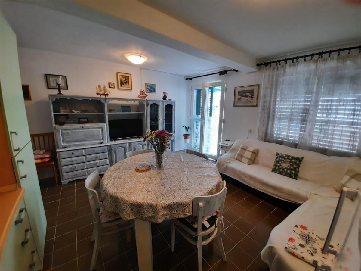 Apartment Baratula Murter Esterno foto